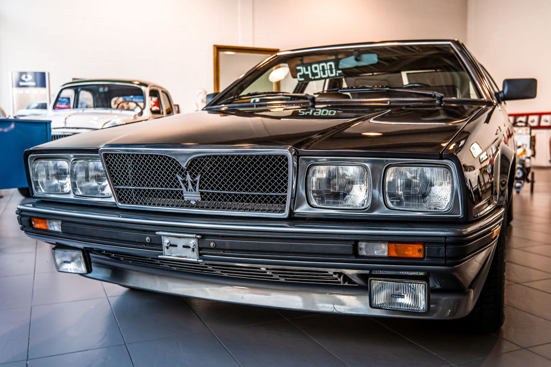 Maserati Quattroporte III, schwarz, Frontansicht